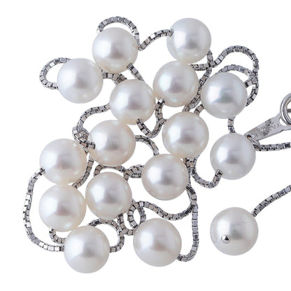 Tasaki pearl necklace with 6.4 to 6.7mm pearls on 44cm white gold chain