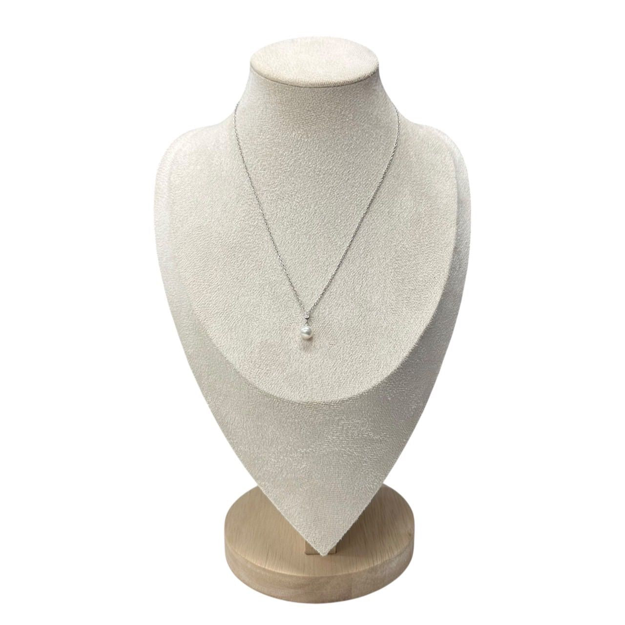 MIKIMOTO K18 white gold necklace featuring a 6.7mm pearl and diamond design, 21cm length