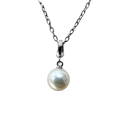 MIKIMOTO K18 white gold necklace featuring a 6.7mm pearl and diamond design, 21cm length