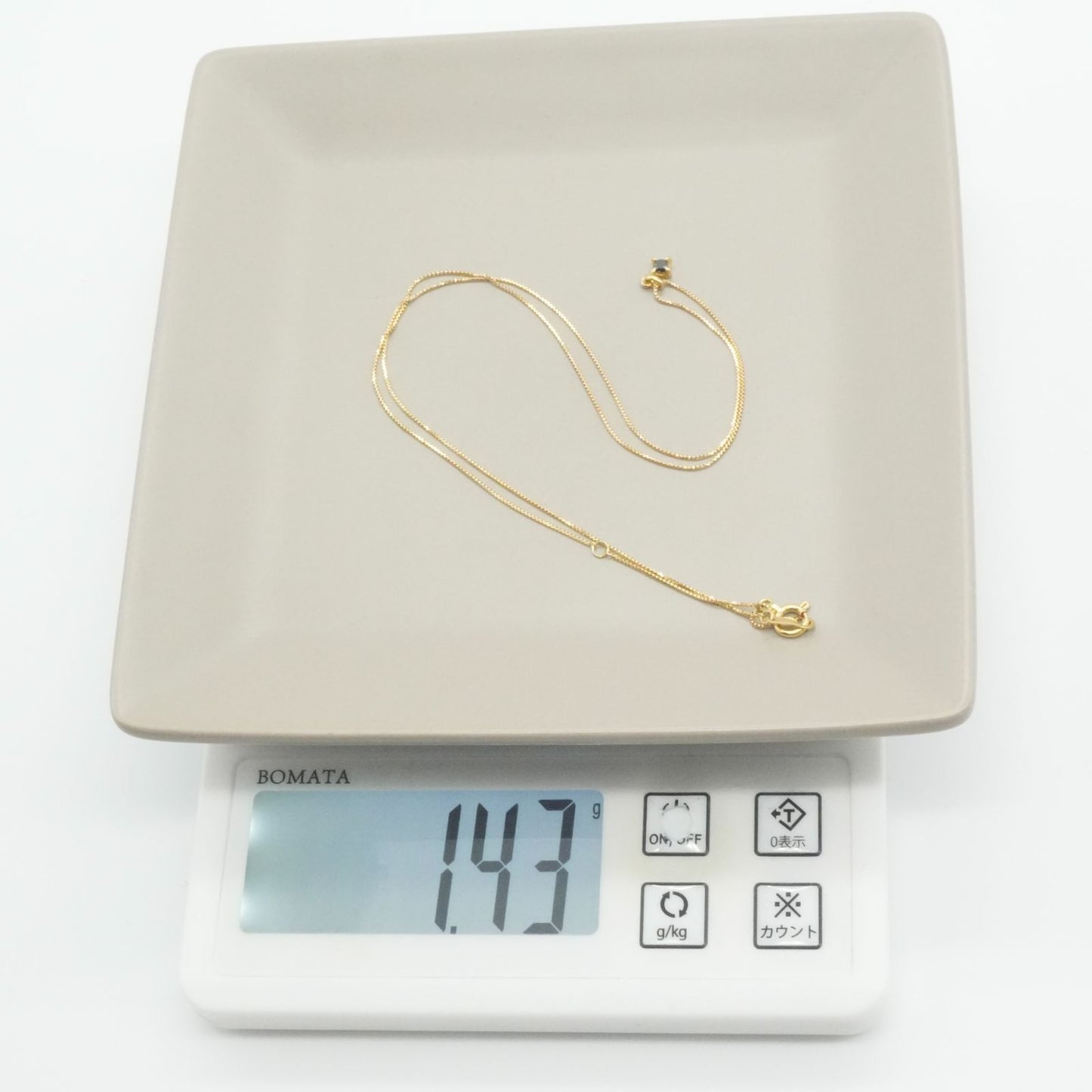 Agaat K18 necklace pendant with 0.05ct black diamond displayed on white background