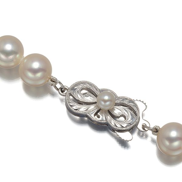 Mikimoto pearl necklace with 7.0-7.4mm Akoya pearls set in 14K white gold, 43cm length