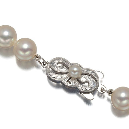 Mikimoto pearl necklace with 7.0-7.4mm Akoya pearls set in 14K white gold, 43cm length