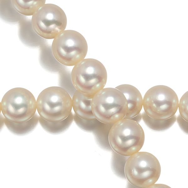 Mikimoto pearl necklace with 7.0-7.4mm Akoya pearls set in 14K white gold, 43cm length