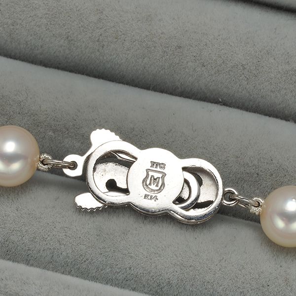 Mikimoto pearl necklace with 7.0-7.4mm Akoya pearls set in 14K white gold, 43cm length