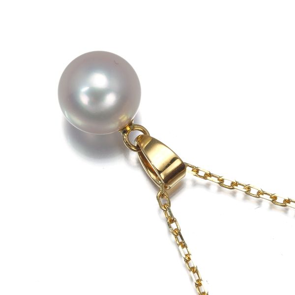 Mikimoto necklace with 7.5mm single pearl on 18K yellow gold chain about 40cm long