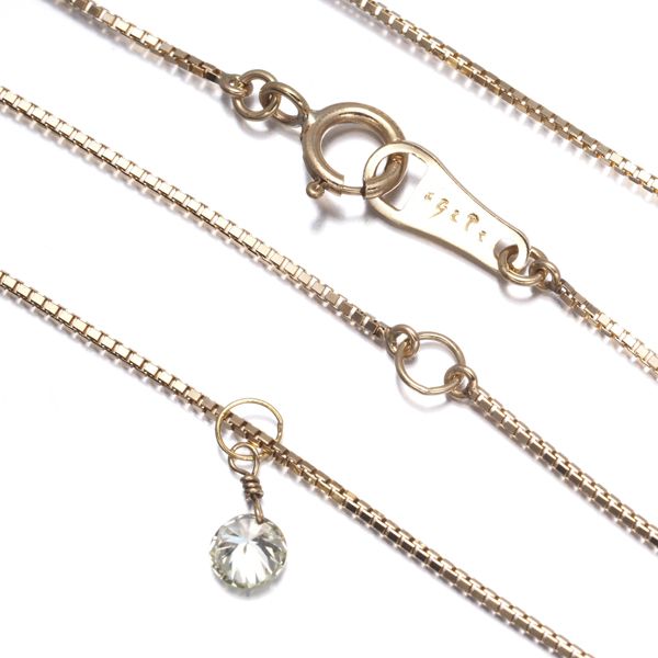 Agete Law Necklace featuring 0.15ct diamond pendant in 10K yellow gold on 36/40 cm chain