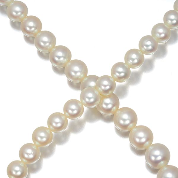 Mikimoto silver necklace featuring gradient pearls sized 4.8-8.2mm measuring 45cm length