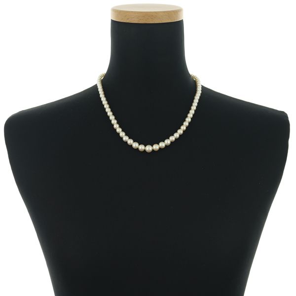 Mikimoto silver necklace featuring gradient pearls sized 4.8-8.2mm measuring 45cm length