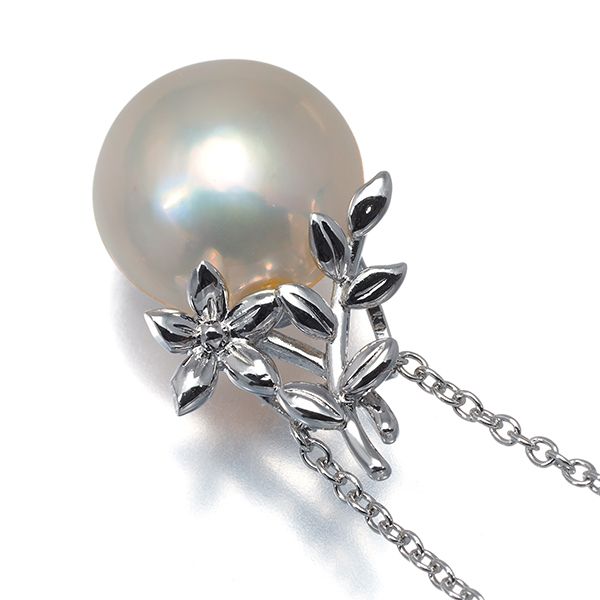 Tasaki silver necklace with 13.5mm Mabe pearl pendant, 38-40cm chain, removable top design