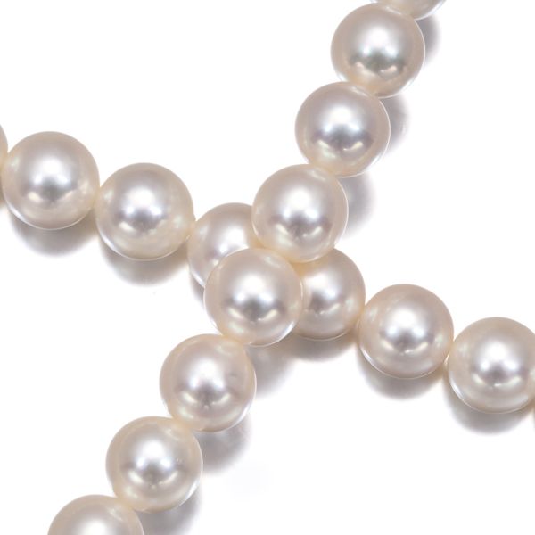 Tasaki silver necklace with 8.0-8.4mm white pearls measuring about 42cm length