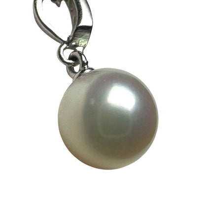 MIKIMOTO K18 white gold necklace featuring a 6.7mm pearl and diamond design, 21cm length