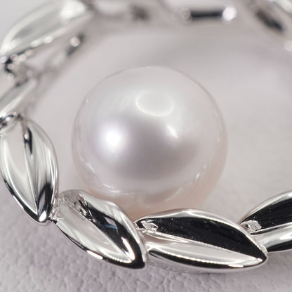 Mikimoto Silver Circle Necklace with Akoya pearls model 26-0646 in silver, clean and polished