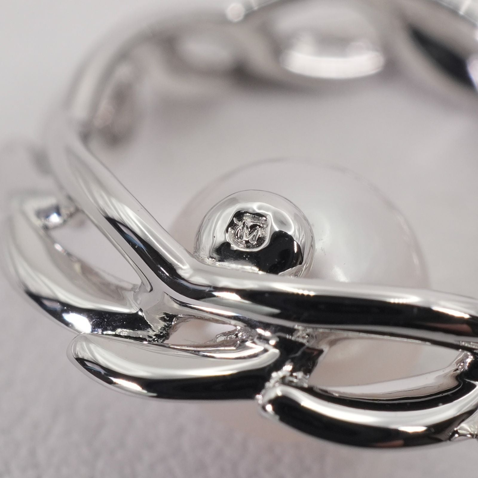 Mikimoto Silver Circle Necklace with Akoya pearls model 26-0646 in silver, clean and polished