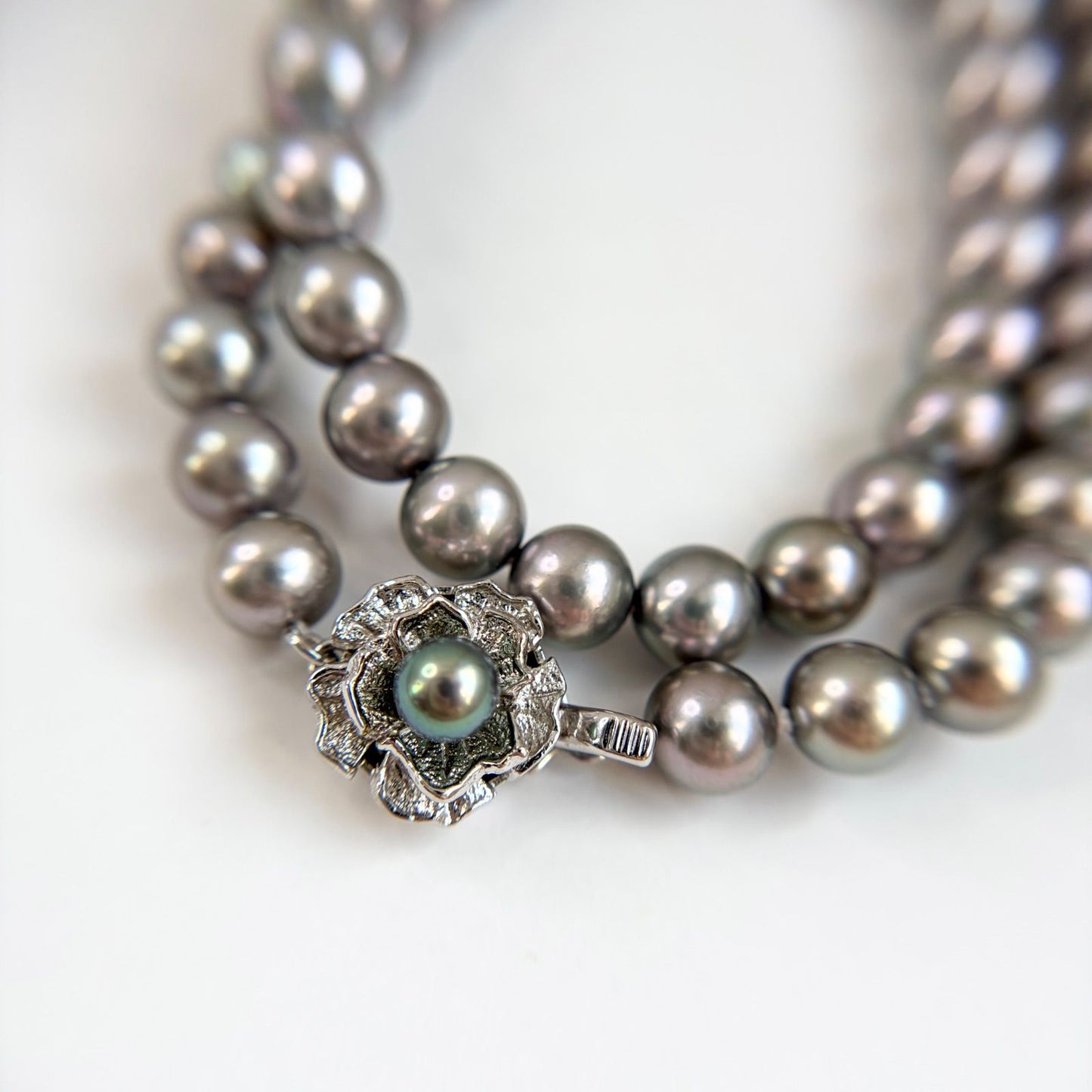 Akoya pearl necklace with silver gray round pearls 7.5 to 8mm on silver chain with certification card