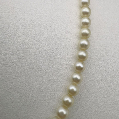 Mikimoto Necklace with 3.7-7 mm pearls and 45 cm chain displayed on a white background