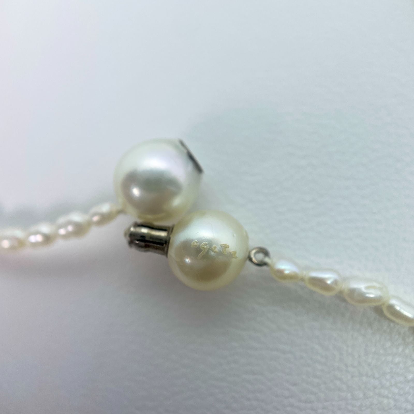 Agete Keshi Pearl Long Necklace made of silver and pearls measuring approximately 140 cm in length