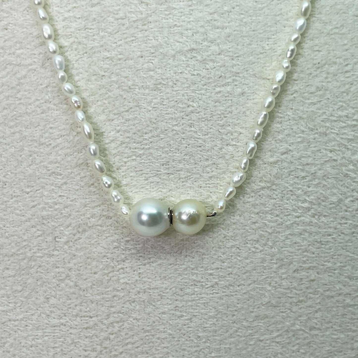 Agete Keshi Pearl Long Necklace made of silver and pearls measuring approximately 140 cm in length