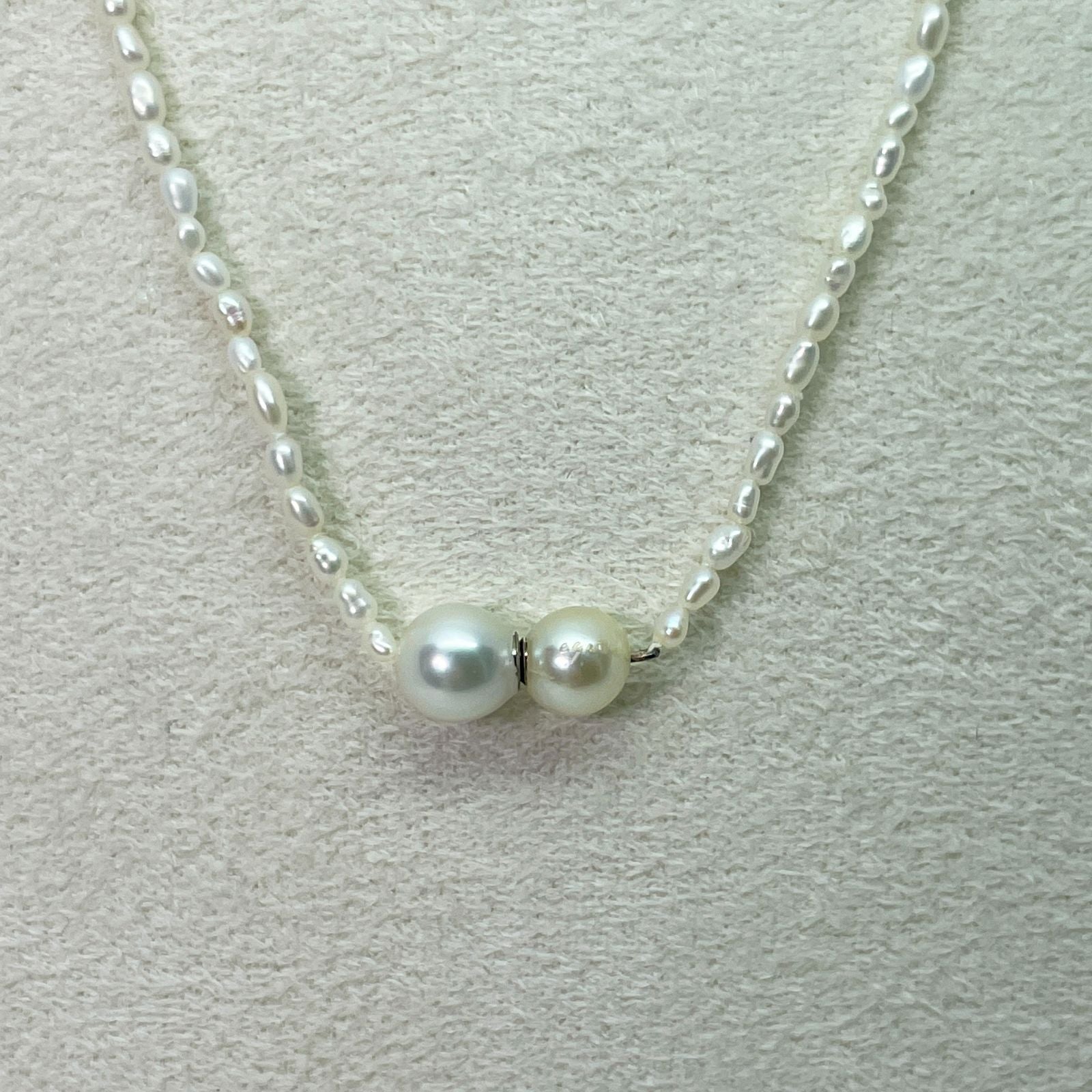Agete Keshi Pearl Long Necklace made of silver and pearls measuring approximately 140 cm in length