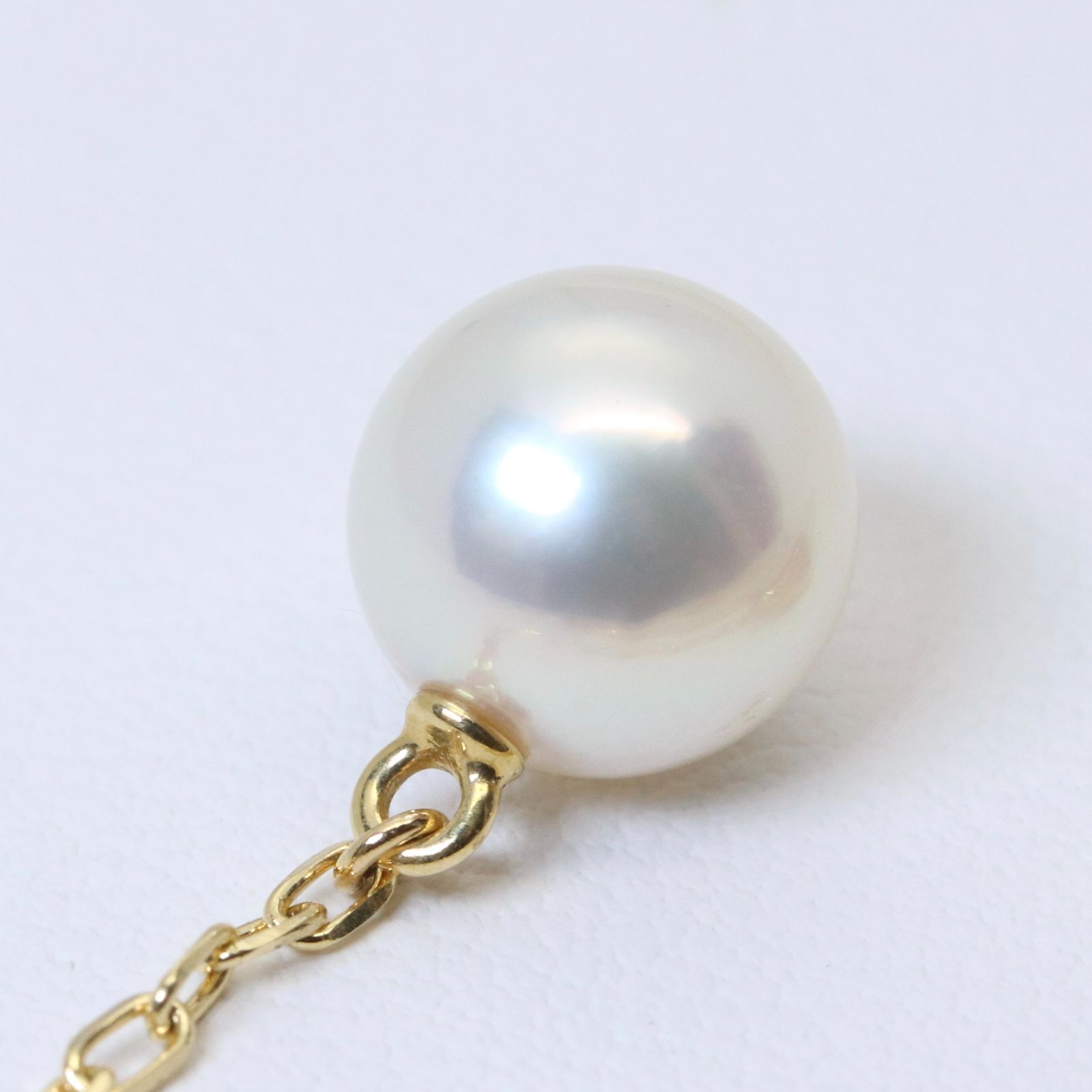 Mikimoto K18 Y-shaped drop pearl necklace featuring lustrous pearls with included box