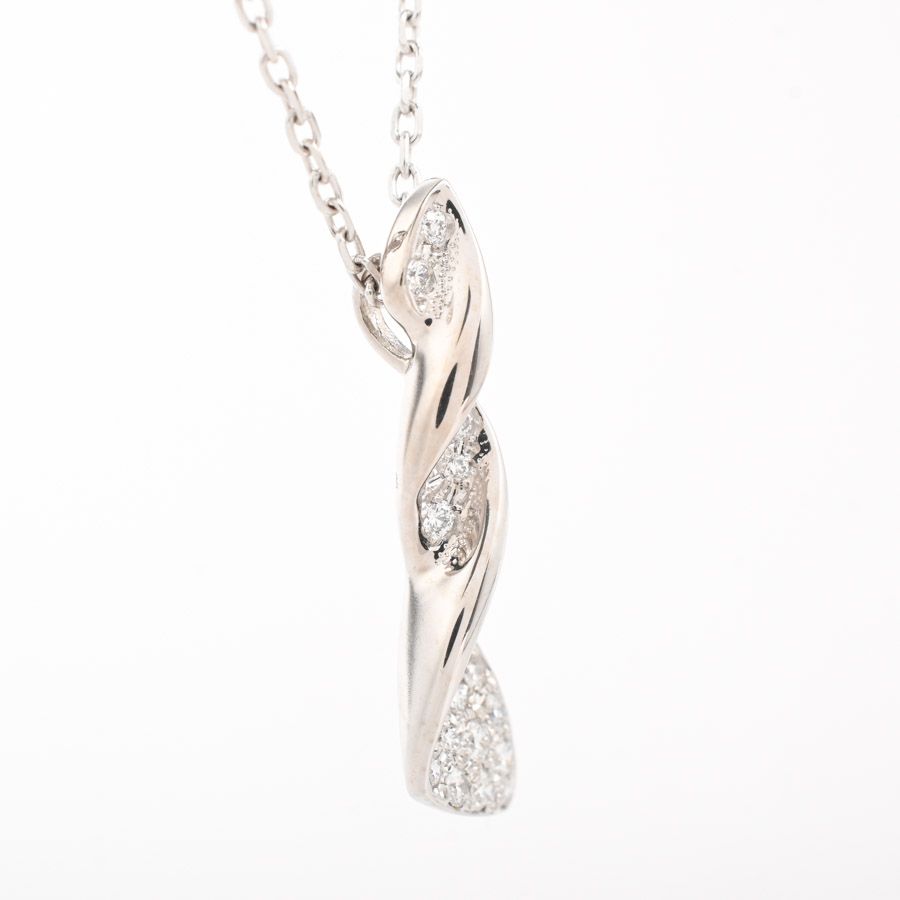 Mikimoto diamond necklace with 0.28 ct diamonds on 44 cm white gold chain