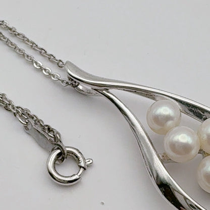 Mikimoto Necklace featuring a 5mm pearl on a 40cm chain with 4.5cm height and 1.6cm width pendant