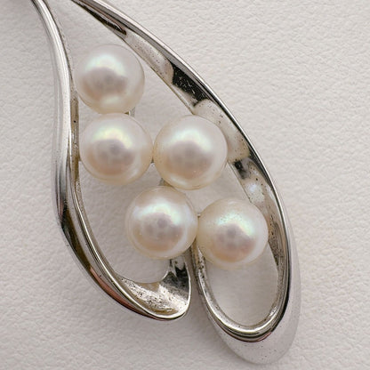 Mikimoto Necklace featuring a 5mm pearl on a 40cm chain with 4.5cm height and 1.6cm width pendant
