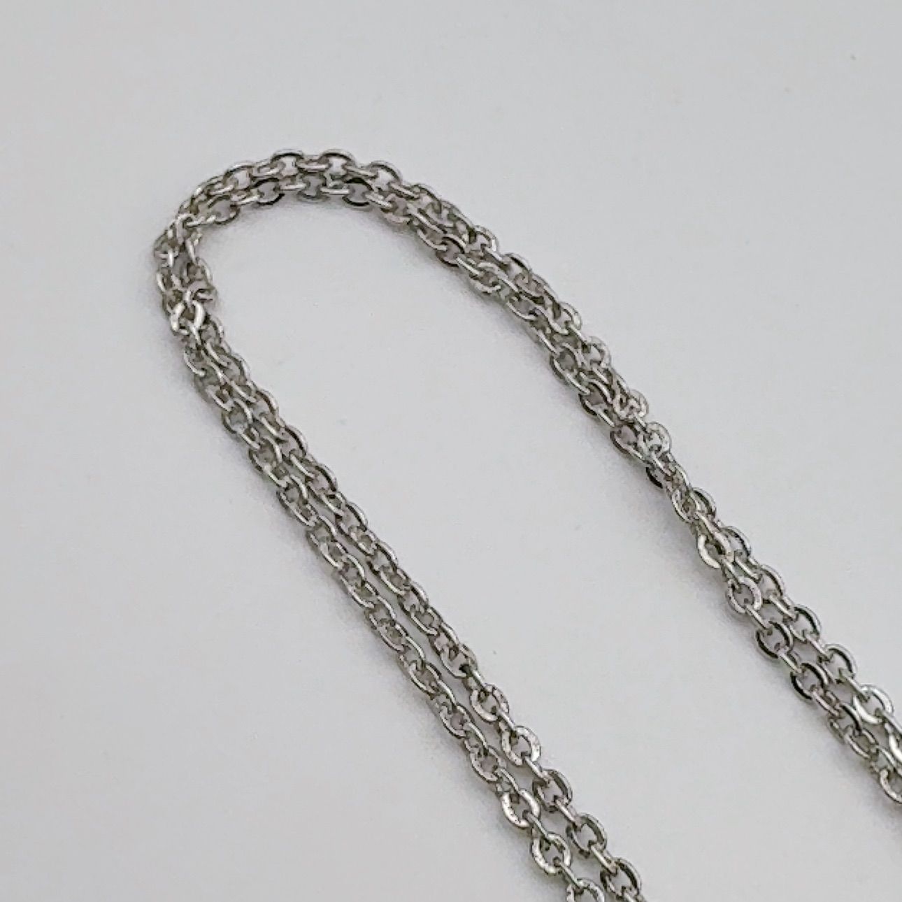 Mikimoto Necklace featuring a 5mm pearl on a 40cm chain with 4.5cm height and 1.6cm width pendant