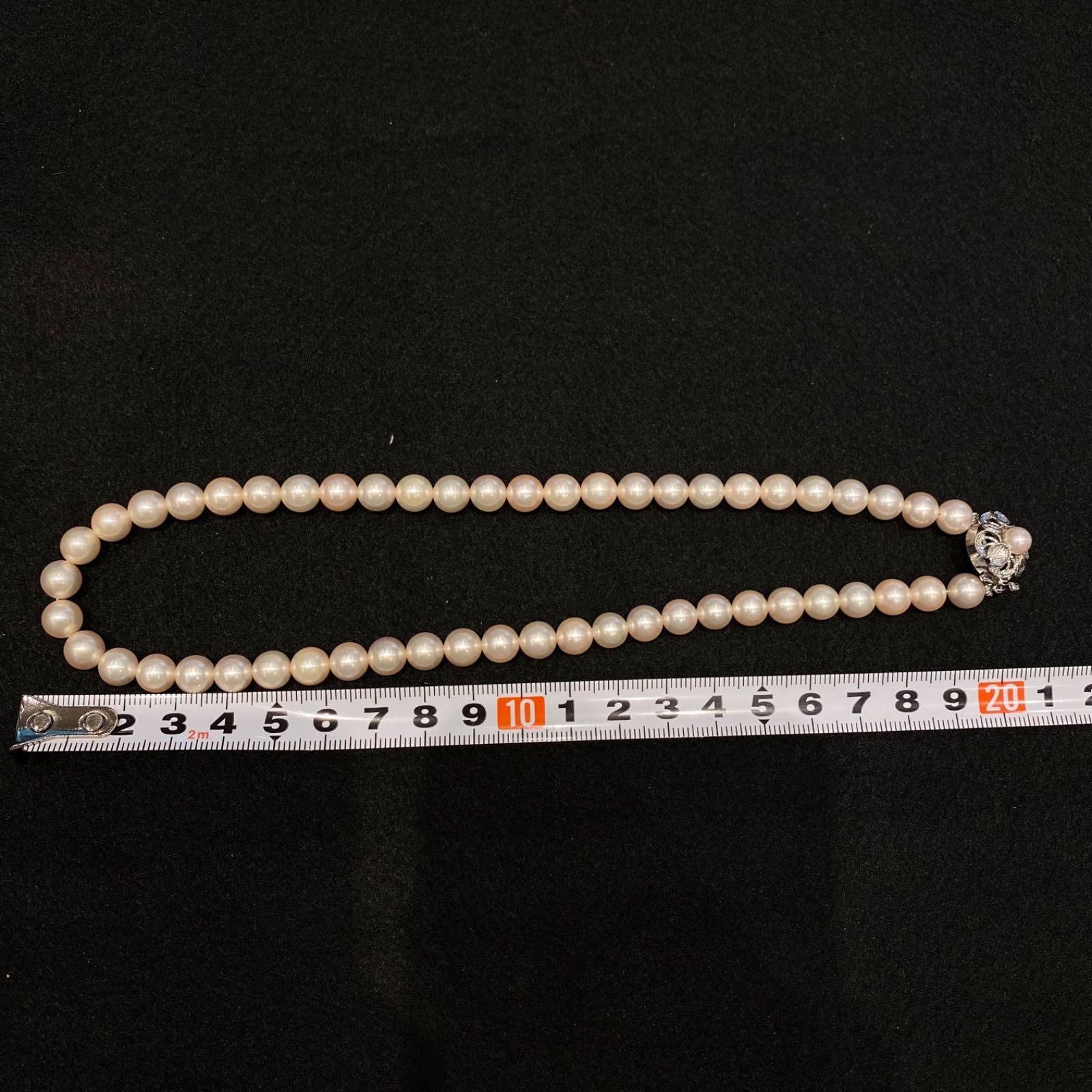 Honma Akoya Pearl Necklace with 7.9mm bright glossy pearls set in K14 white gold with engraved design