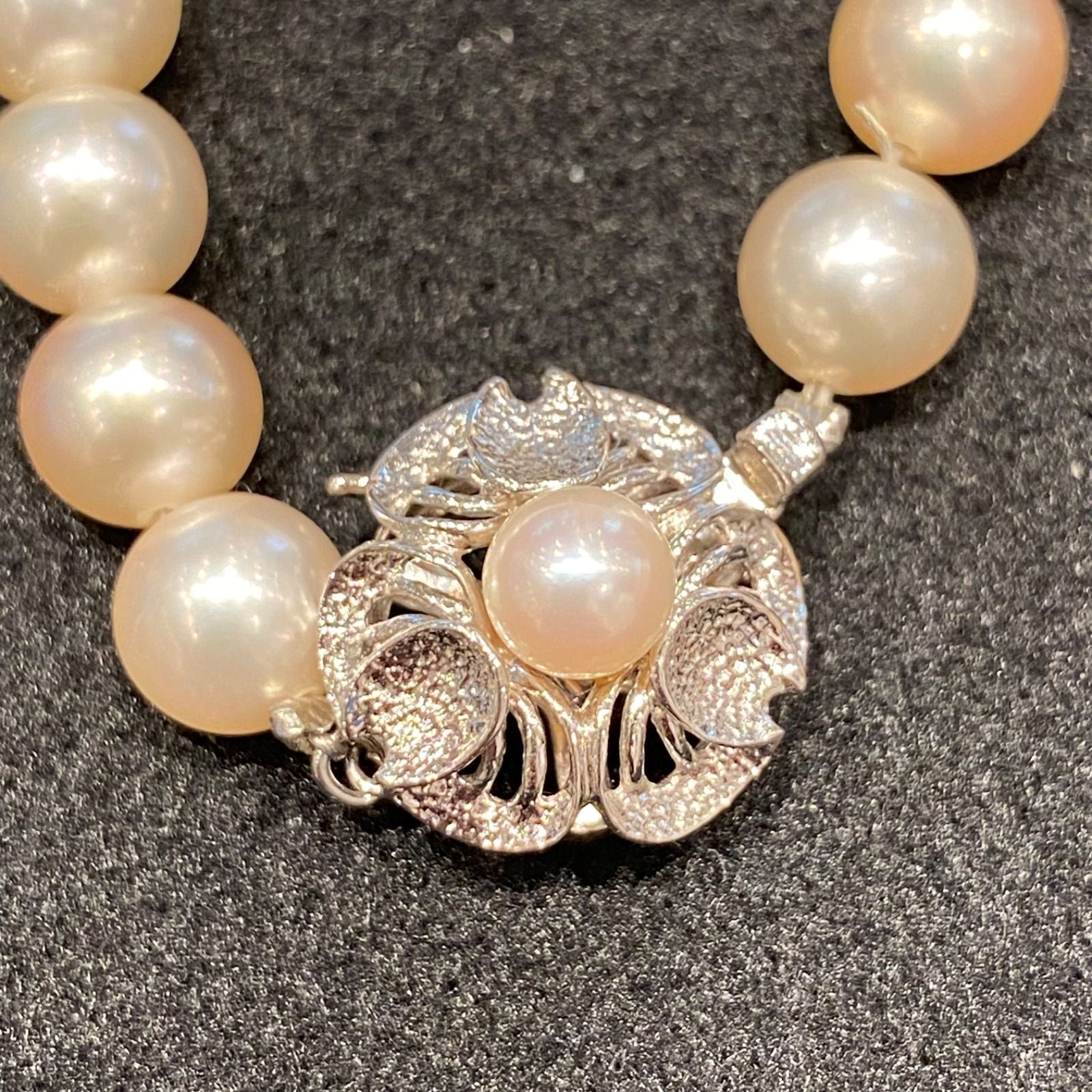 Honma Akoya Pearl Necklace with 7.9mm bright glossy pearls set in K14 white gold with engraved design