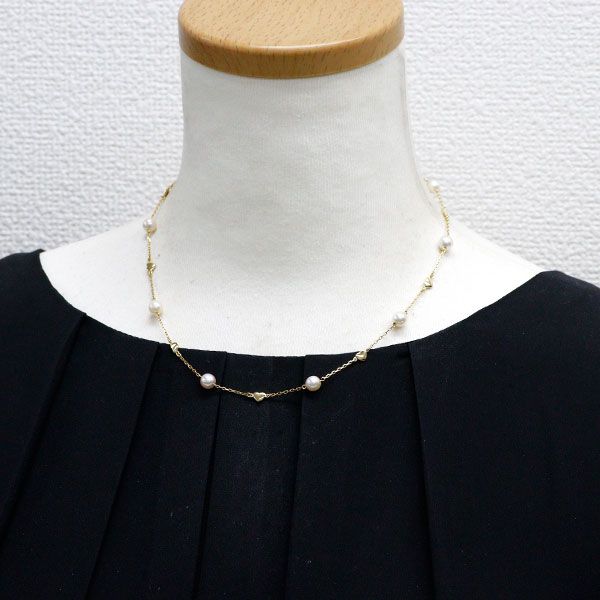 Mikimoto K18YG Akoya Pearl Necklace with 41 cm gold chain and single round white pearl pendant