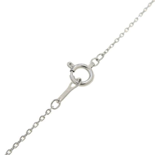 Agate diamond necklace in white gold with 0.07 carat diamonds, shown on a white background