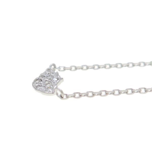 Agate diamond necklace in white gold with 0.07 carat diamonds, shown on a white background