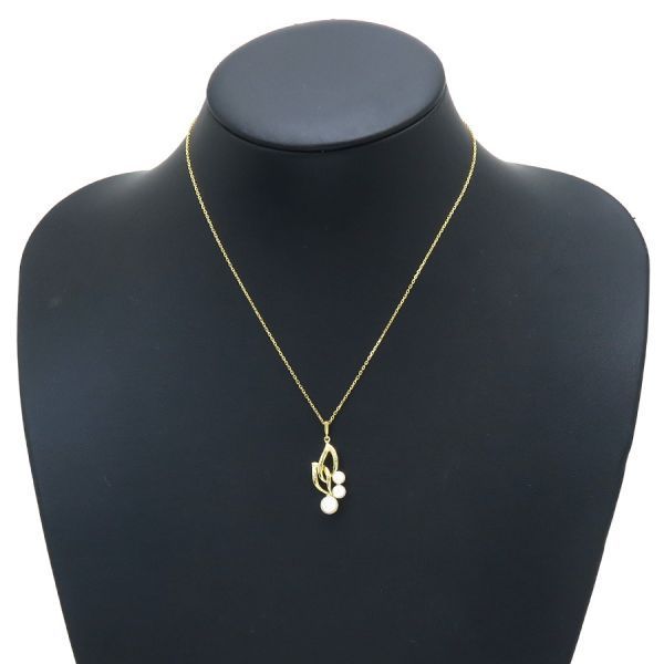 Mikimoto Akoya pearl necklace 41 cm length with round white pearls and silver clasp