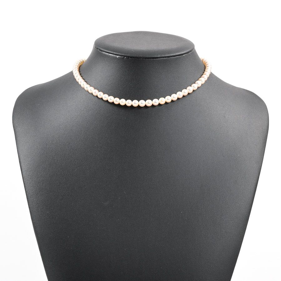 Mikimoto pearl necklace featuring 5.5-6mm pearls on a 38.5cm silver chain
