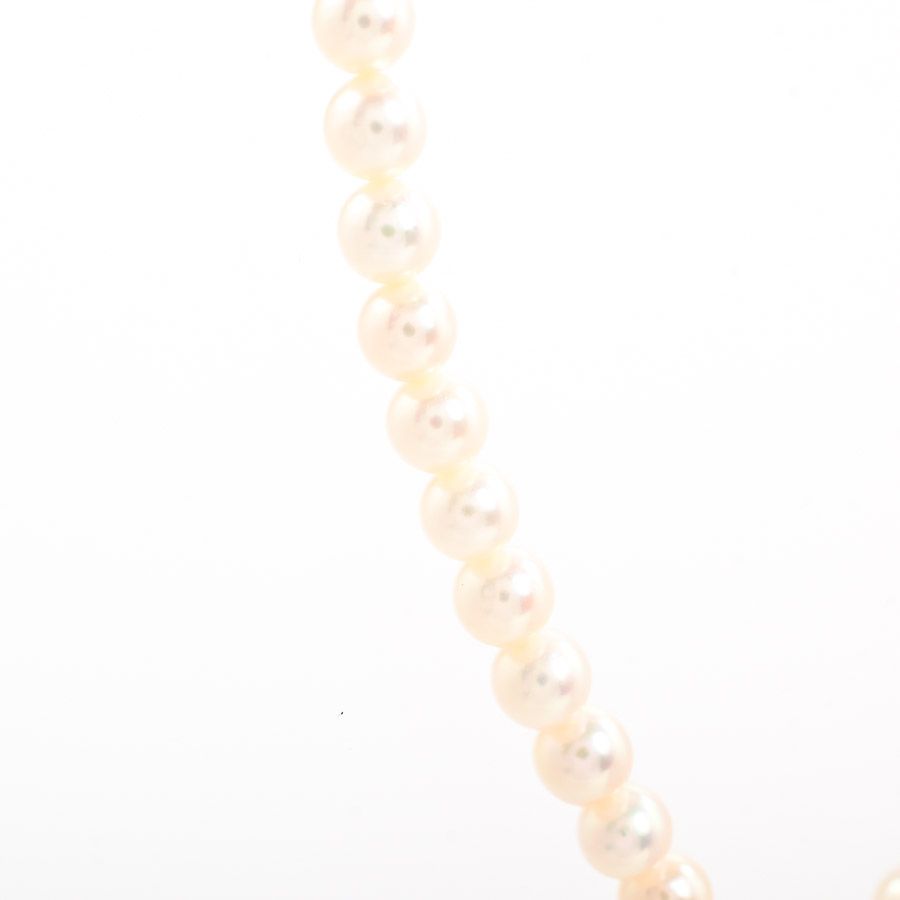 Mikimoto pearl necklace featuring 5.5-6mm pearls on a 38.5cm silver chain