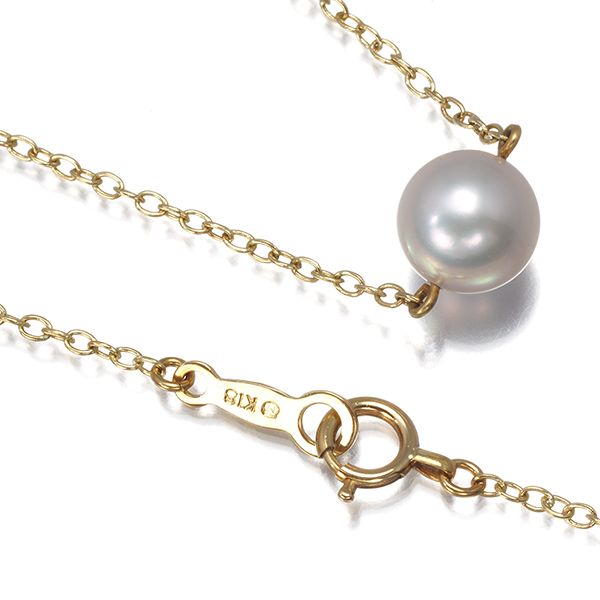 Mikimoto necklace featuring a single 7.0mm Akoya pearl on an 18K yellow gold 38cm chain