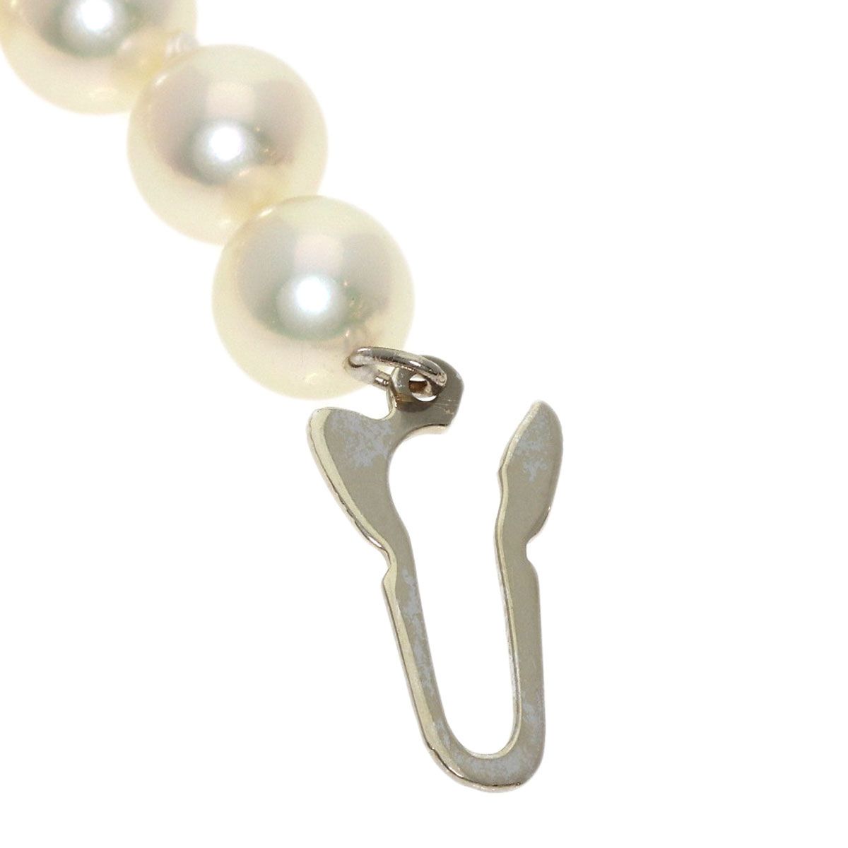 MIKIMOTO ladies pearl earrings and necklace set in K14 white gold with 6.5-6.9mm pearls and 37cm chain