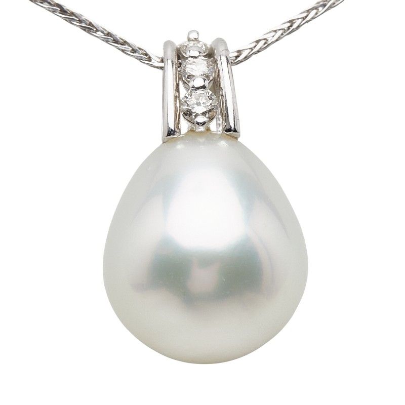 Akoya pearl necklace made of K18 white gold weighing 8.1g with a top width of 13.8mm and height of 22.4mm