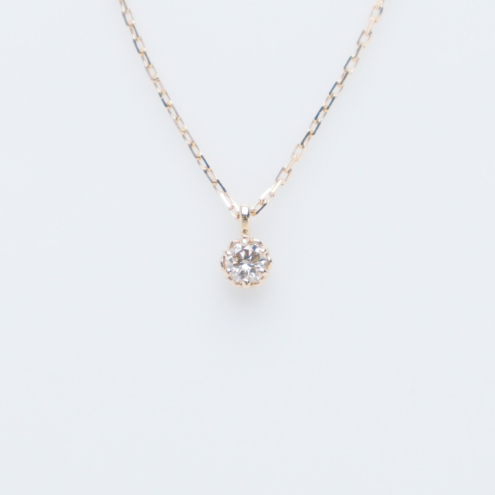 Agete K18 yellow gold necklace with 0.05ct diamond charm measuring 0.3 cm square and 38cm chain length