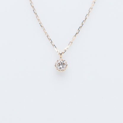 Agete K18 yellow gold necklace with 0.05ct diamond charm measuring 0.3 cm square and 38cm chain length