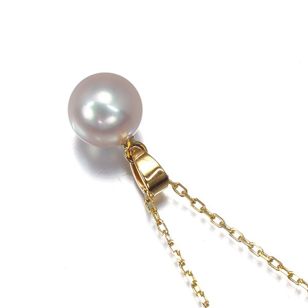 Mikimoto necklace featuring a single 8.0mm pearl set in 18K yellow gold with a 40cm chain