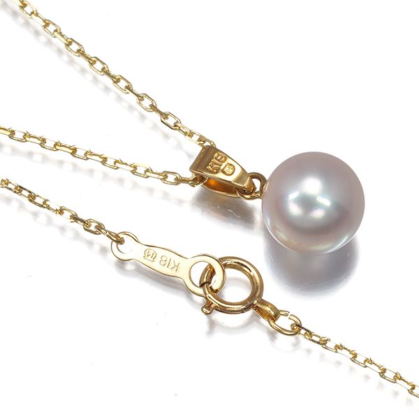 Mikimoto necklace featuring a single 8.0mm pearl set in 18K yellow gold with a 40cm chain