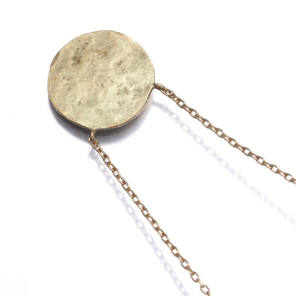Agete necklace with hammer finish round plate pendant in 10K yellow gold, 40 cm chain length