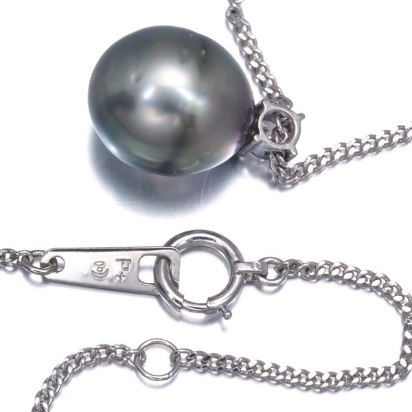 Tasaki necklace featuring a 9.5mm black pearl and 0.11ct diamonds in platinum setting with 41/44 cm chain