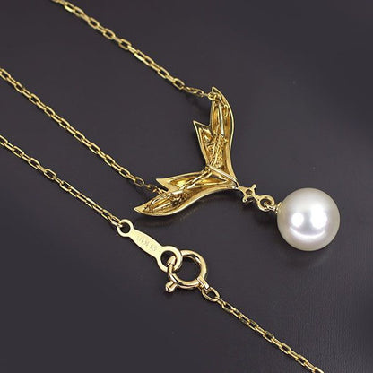 Mikimoto K18YG Akoya pearl pendant necklace with diamond accents on a 39.5cm chain