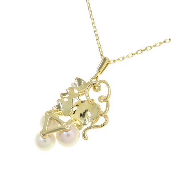 Mikimoto Akoya pearl necklace 40 cm length with lustrous white pearls and silver clasp