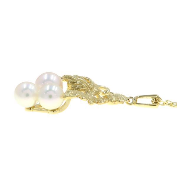 Mikimoto Akoya pearl necklace 40 cm length with lustrous white pearls and silver clasp