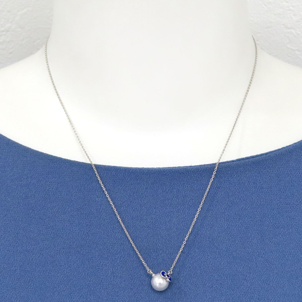 Hello Kitty Akoya Pearl Necklace Limited Edition with 7.1mm pearls and adjustable chain in inner and outer box