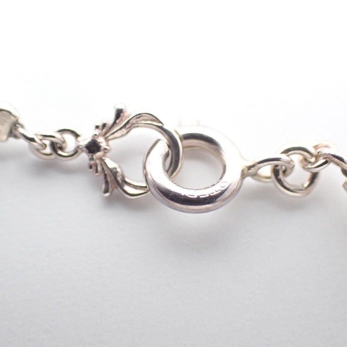 Agete Pearl Necklace featuring Silver 925 chain and single natural pearl pendant, 45 cm length