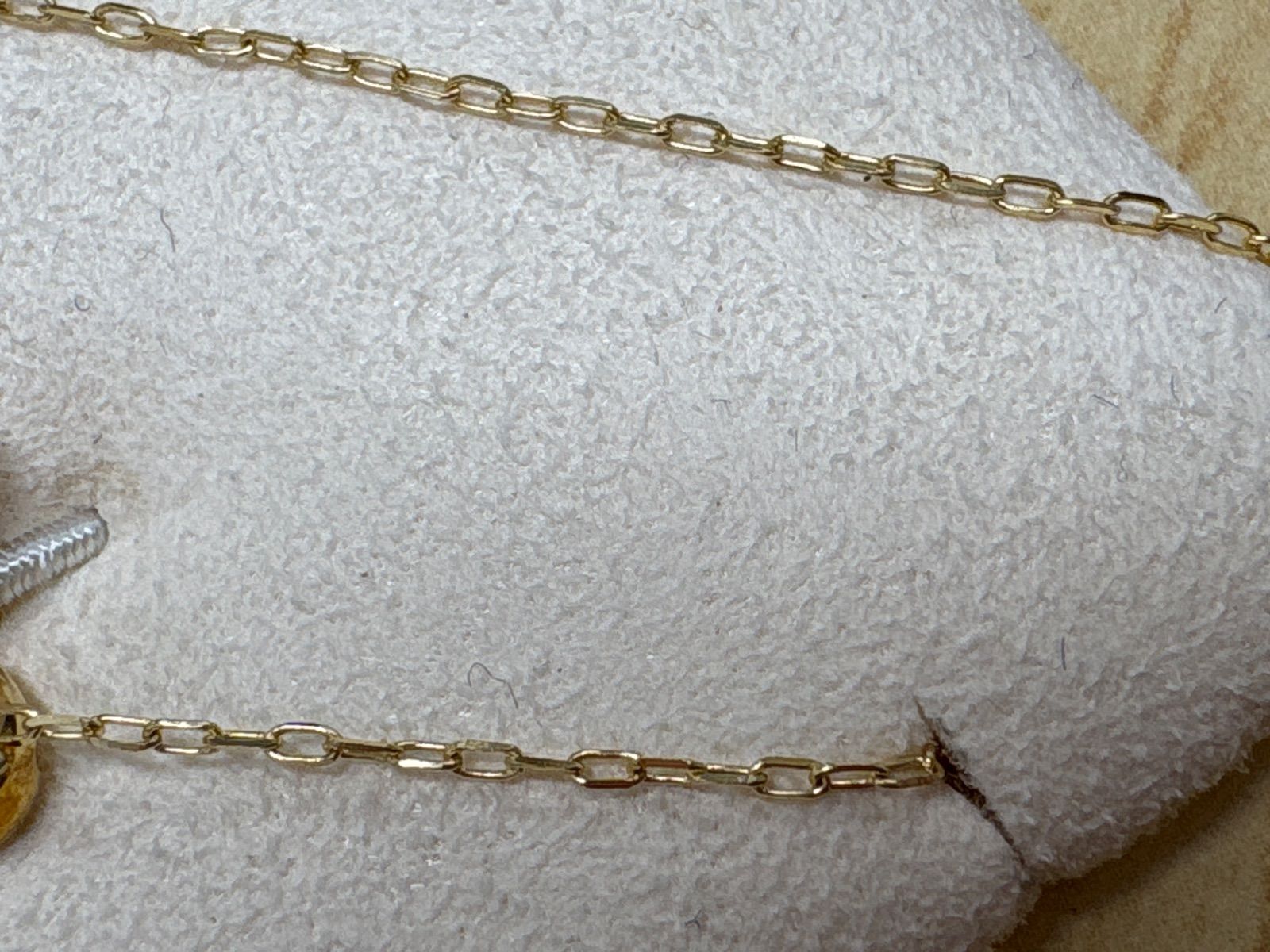 MIKIMOTO pearl necklace with 6.8mm pearls on a 40cm yellow gold chain